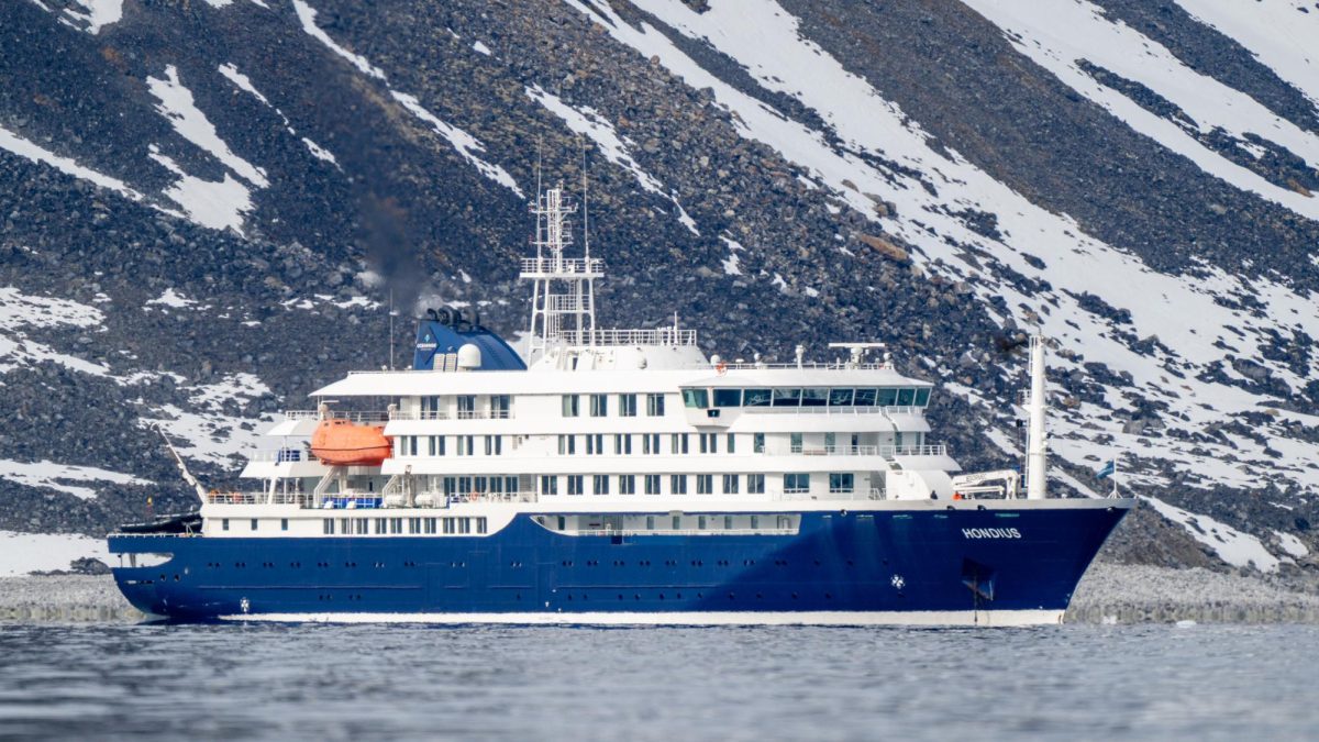 MV Hondius sailing through the Atlantic. Photo credit: Stefan Brending.